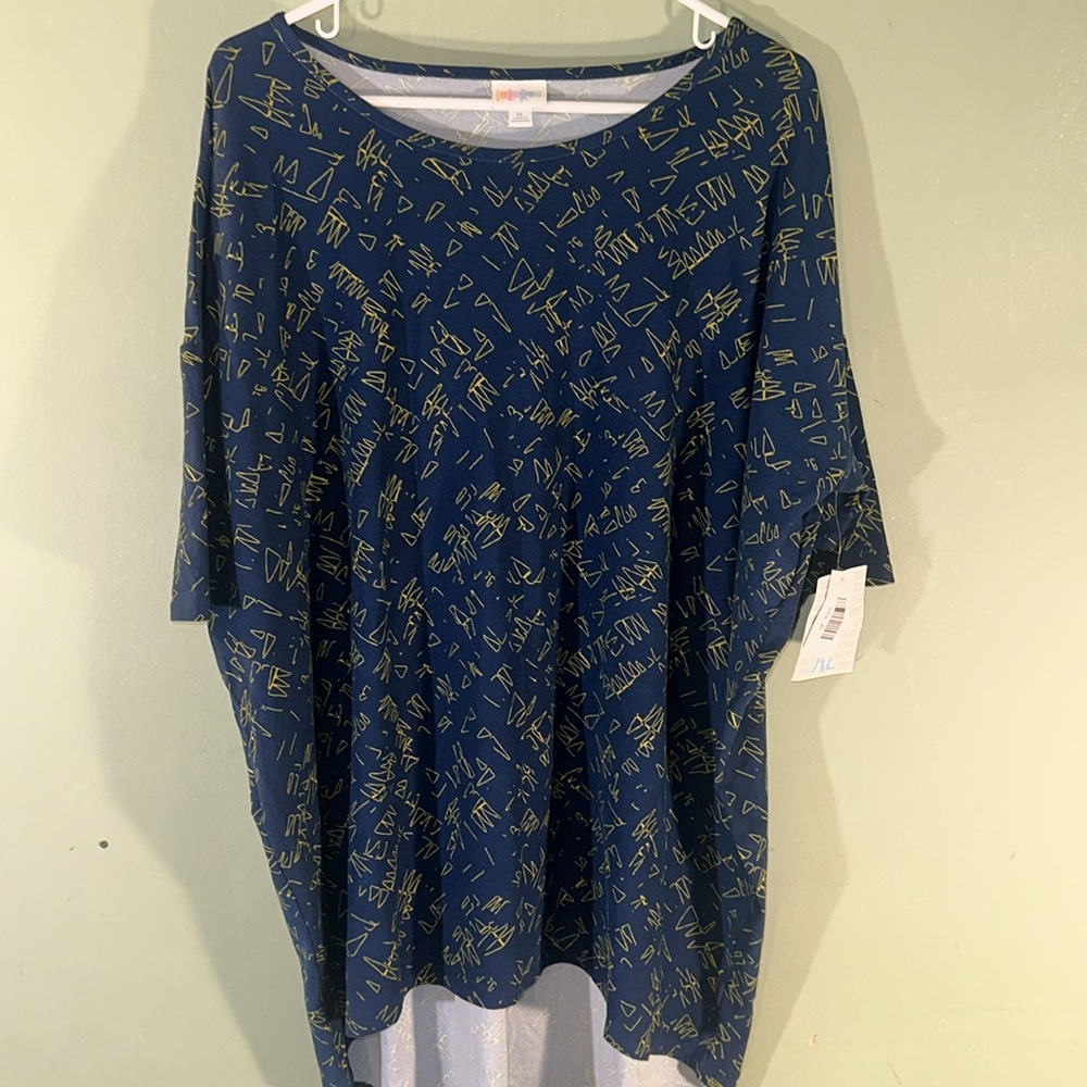 Lularoe Irma short sleeve shirt